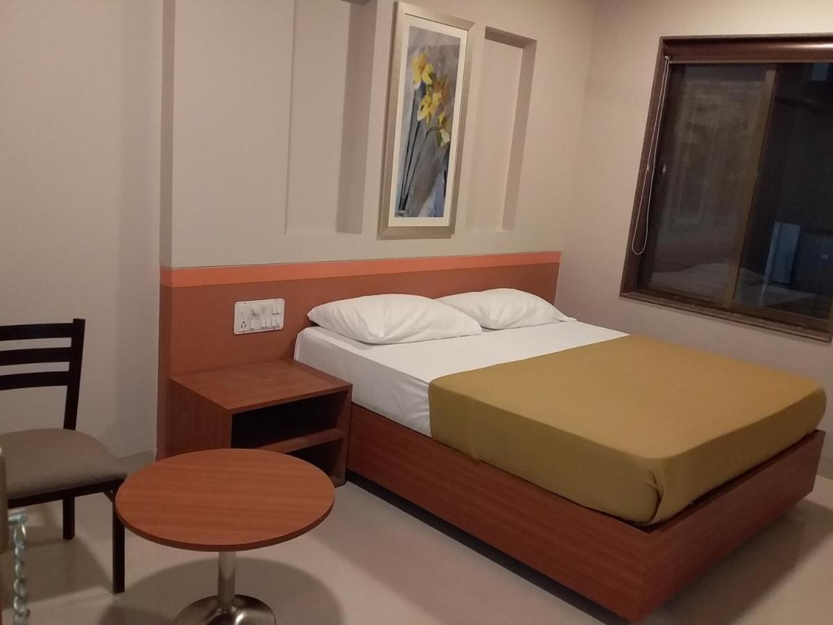 Sai Palace Express Shirdi Bagian luar foto
